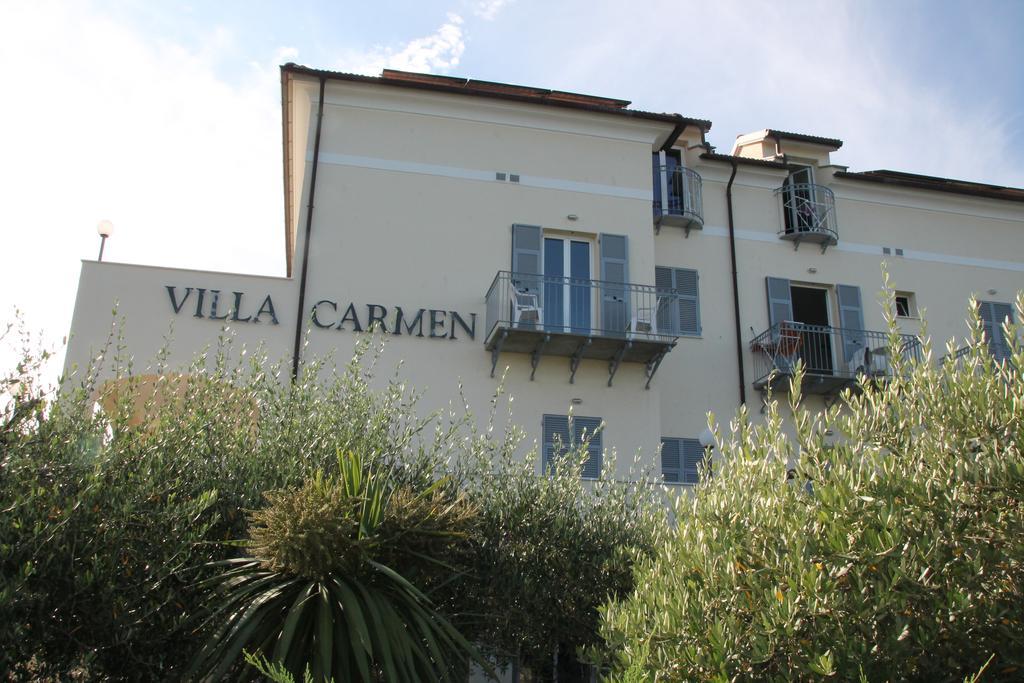Residence Villa Carmen Fronte Mare A 50 Mt Pietra Ligure Exteriér fotografie