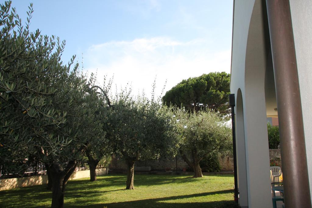 Residence Villa Carmen Fronte Mare A 50 Mt Pietra Ligure Exteriér fotografie