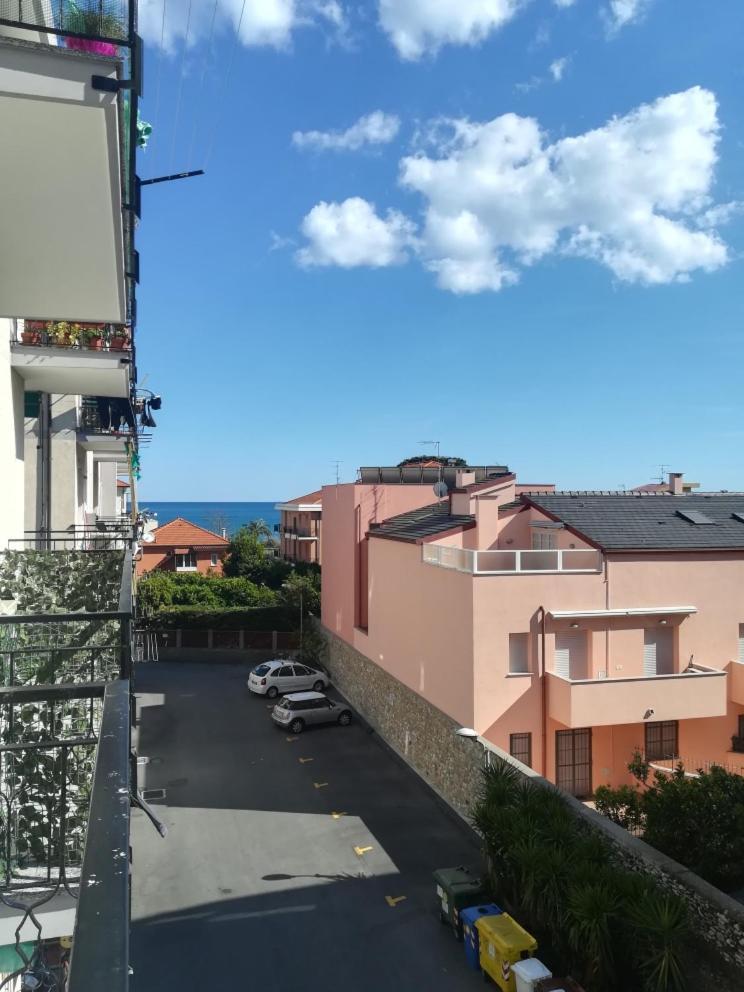 Residence Villa Carmen Fronte Mare A 50 Mt Pietra Ligure Exteriér fotografie