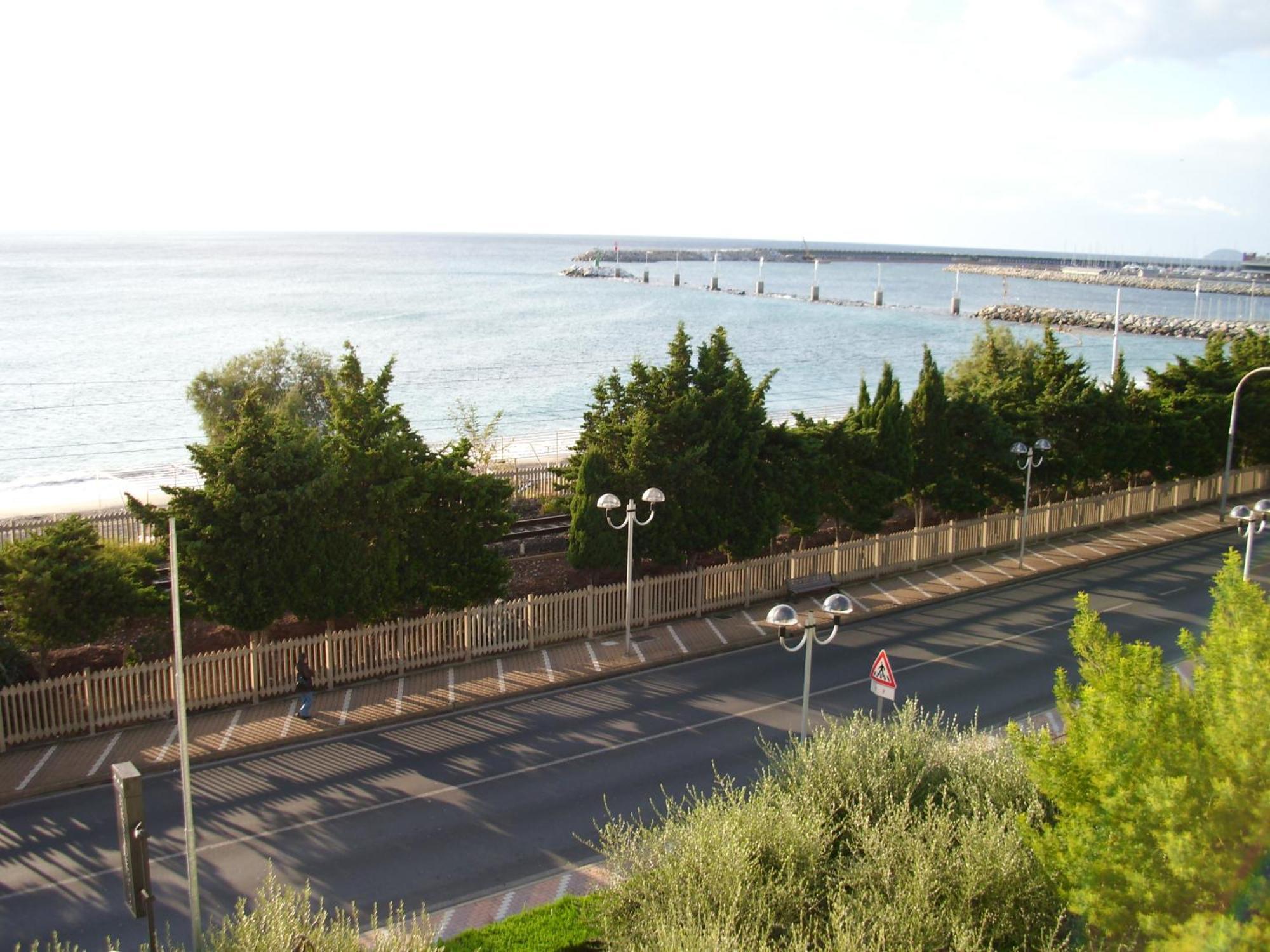 Residence Villa Carmen Fronte Mare A 50 Mt Pietra Ligure Exteriér fotografie
