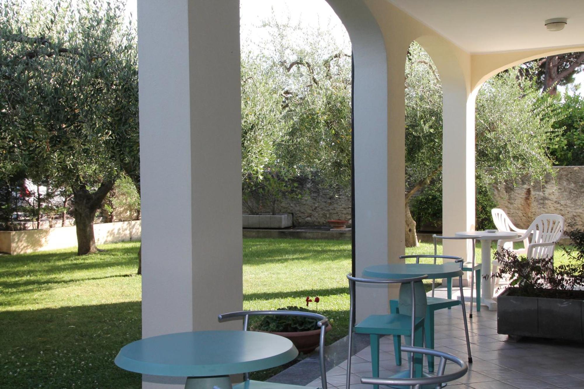 Residence Villa Carmen Fronte Mare A 50 Mt Pietra Ligure Pokoj fotografie