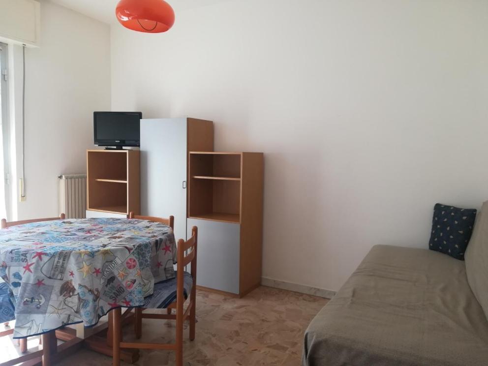 Residence Villa Carmen Fronte Mare A 50 Mt Pietra Ligure Exteriér fotografie