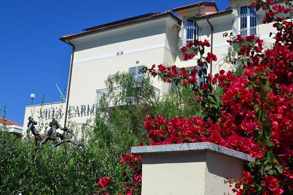 Residence Villa Carmen Fronte Mare A 50 Mt Pietra Ligure Exteriér fotografie
