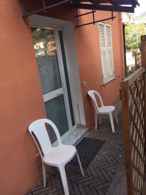 Residence Villa Carmen Fronte Mare A 50 Mt Pietra Ligure Exteriér fotografie