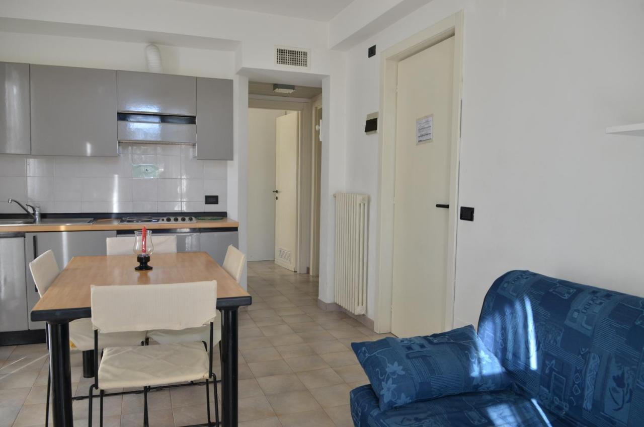 Residence Villa Carmen Fronte Mare A 50 Mt Pietra Ligure Exteriér fotografie