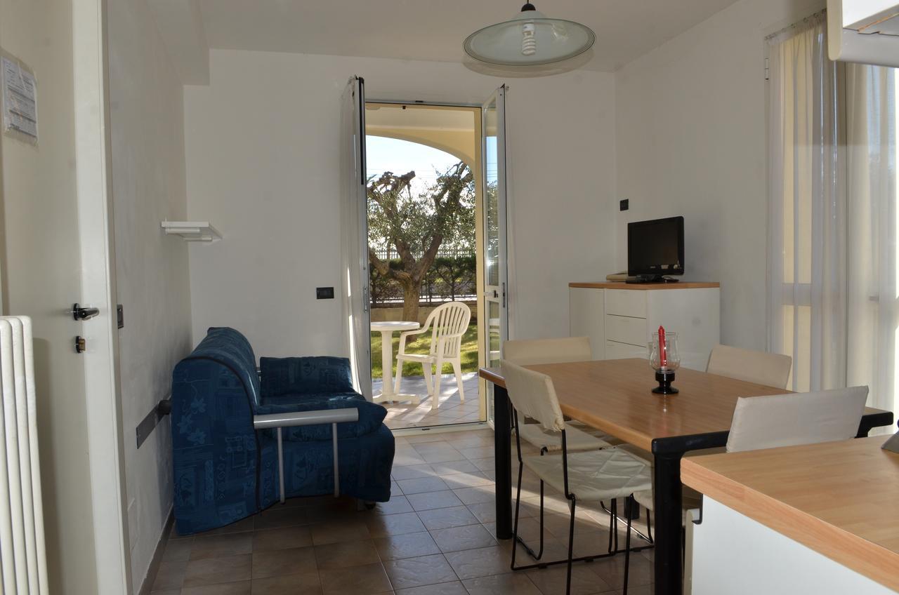 Residence Villa Carmen Fronte Mare A 50 Mt Pietra Ligure Exteriér fotografie